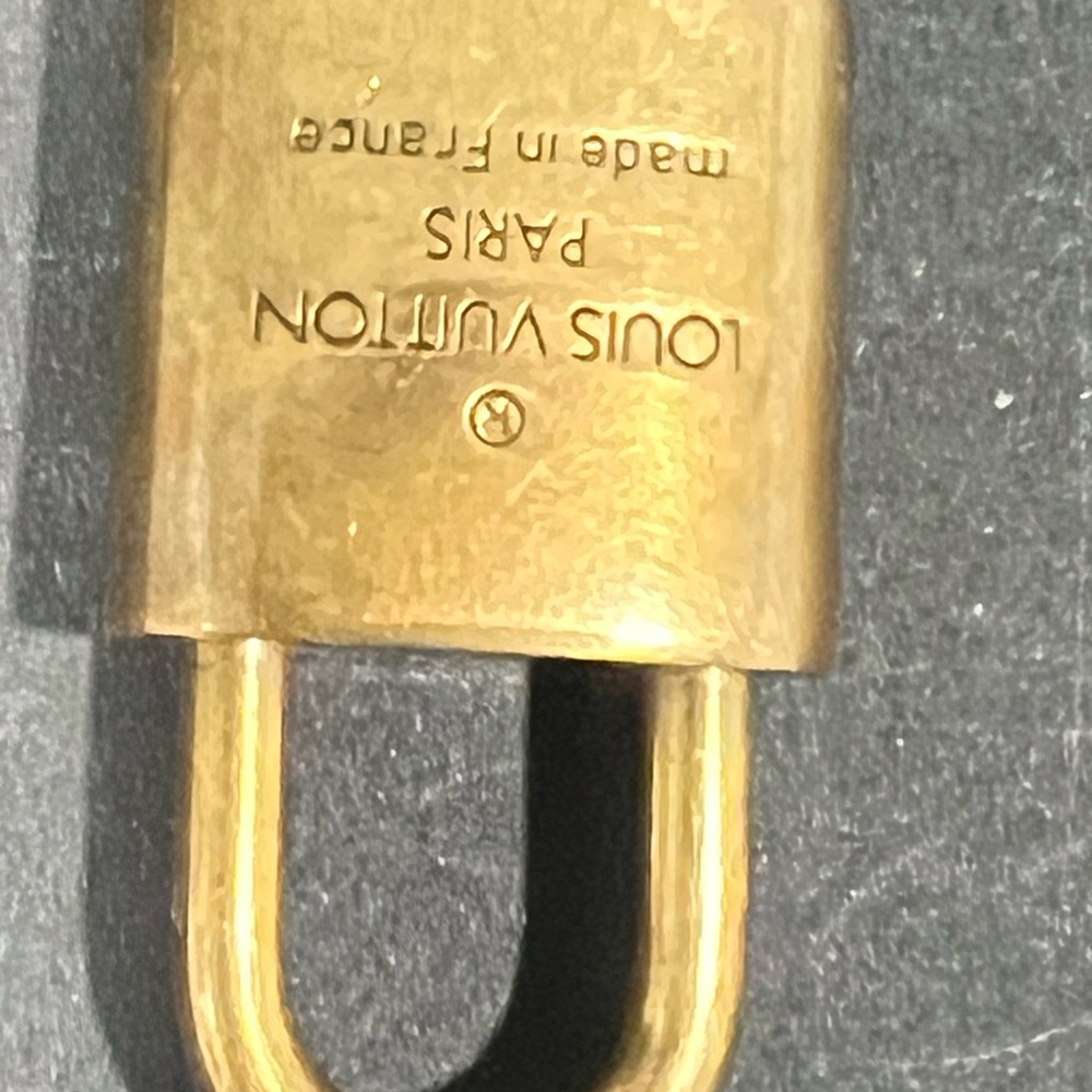 Louis Vuitton Gold lock for handbag - Picture 6 of 9